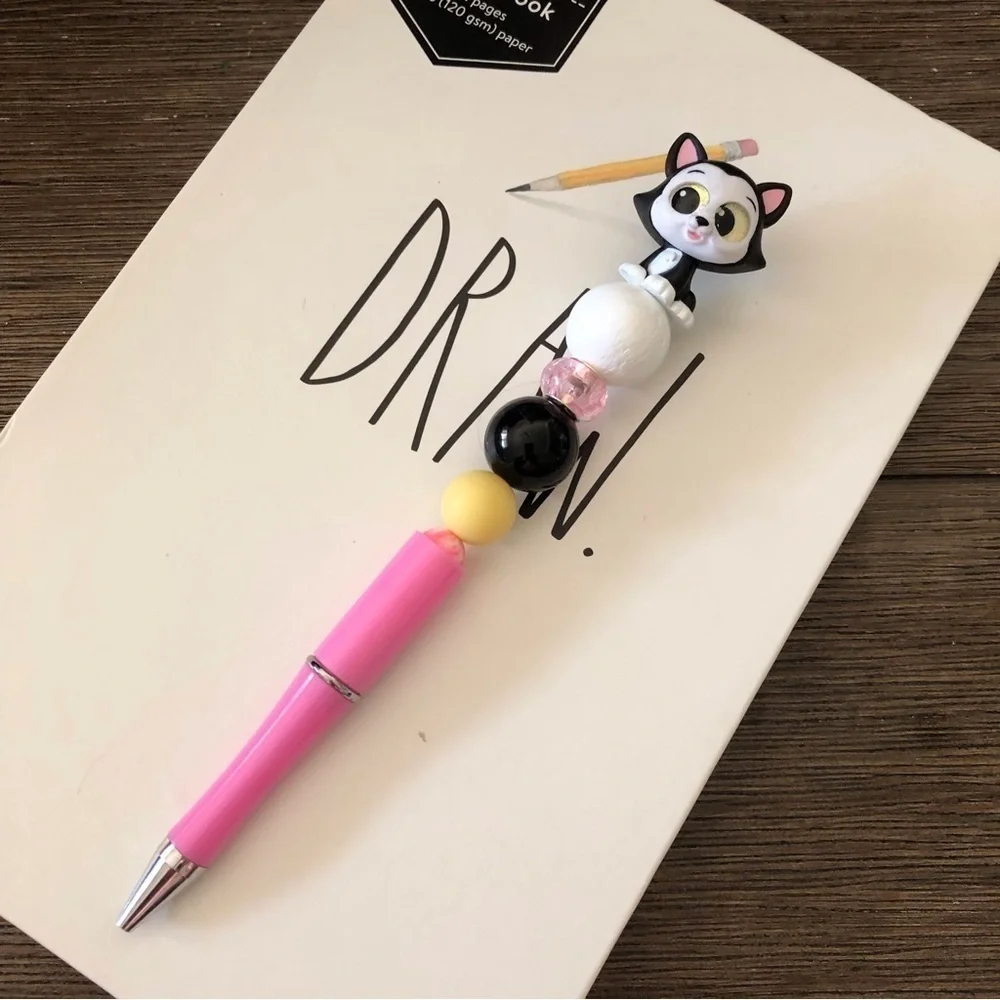 Disney Doorables: Pinocchio: Figaro handmade beaded pen